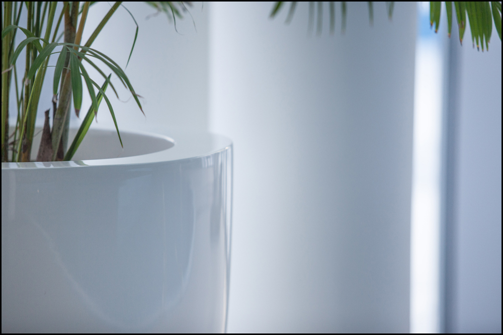 ADEZZ Fibreglass Buxus Square Planter in RAL 9010 Pure White